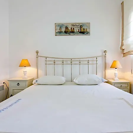 Dolce Waterfront Villa, Logaras, Paros